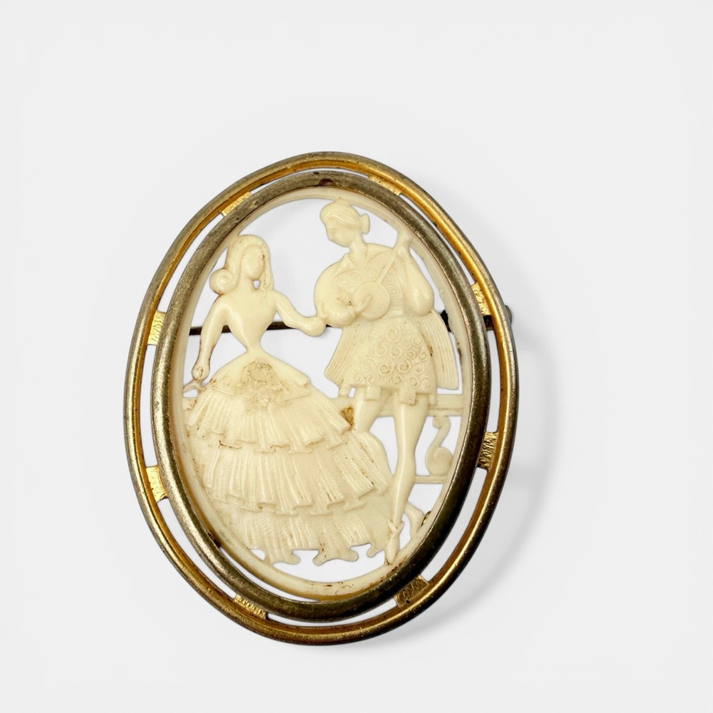 Vintage French Déposé Celluloid Brooch Romantic Couple Scene Trombone Clasp c.19 - Picture 7 of 8